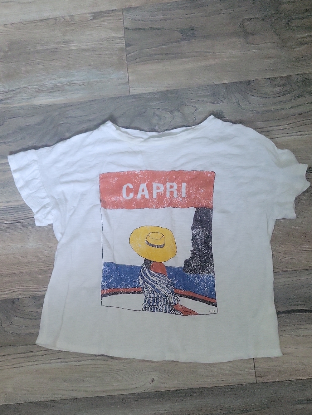M//C Capri Graphic Tee XS LIKE NEW!